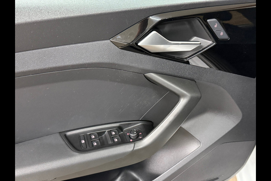 Audi A1 Sportback 25 TFSI Automaat | Black Pack | Virtual Cockpit | PDC voor + achter | Navigatie | Cruise