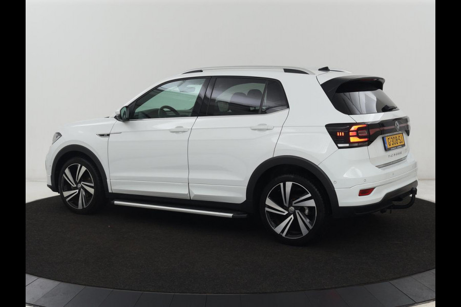 Volkswagen T-Cross 1.0 TSI R Line | Stoelverwarming | Keyless | Virtual Cockpit | Carplay | Trekhaak | Adaptive cruise | Park Assist | Full LED | Dodehoek detectie | Climate control