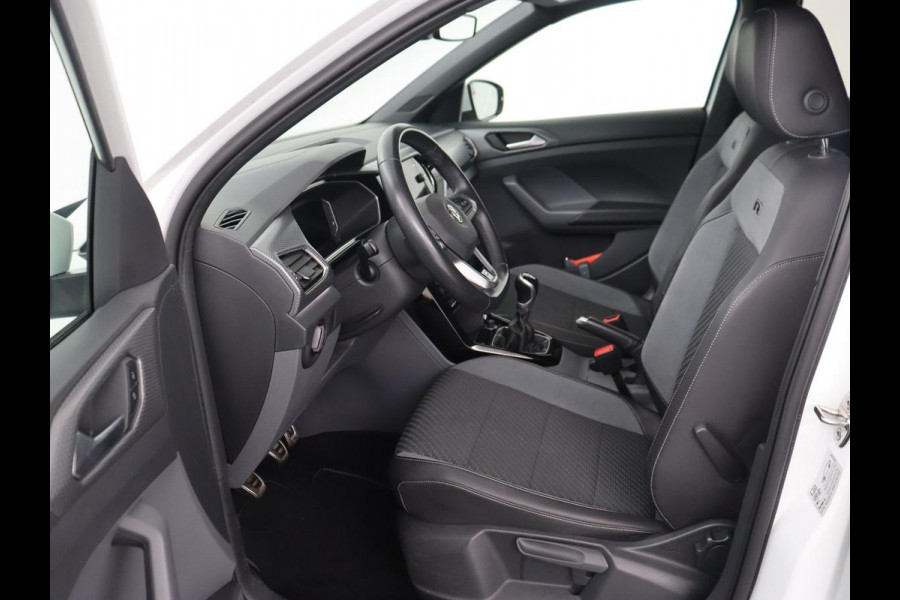 Volkswagen T-Cross 1.0 TSI R Line | Stoelverwarming | Keyless | Virtual Cockpit | Carplay | Trekhaak | Adaptive cruise | Park Assist | Full LED | Dodehoek detectie | Climate control