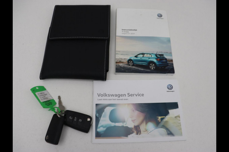 Volkswagen T-Cross 1.0 TSI R Line | Stoelverwarming | Keyless | Virtual Cockpit | Carplay | Trekhaak | Adaptive cruise | Park Assist | Full LED | Dodehoek detectie | Climate control