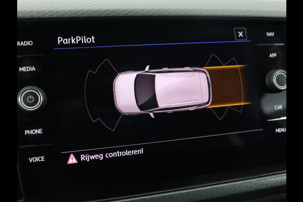 Volkswagen T-Cross 1.0 TSI R Line | Stoelverwarming | Keyless | Virtual Cockpit | Carplay | Trekhaak | Adaptive cruise | Park Assist | Full LED | Dodehoek detectie | Climate control