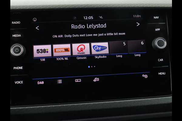 Volkswagen T-Cross 1.0 TSI R Line | Stoelverwarming | Keyless | Virtual Cockpit | Carplay | Trekhaak | Adaptive cruise | Park Assist | Full LED | Dodehoek detectie | Climate control