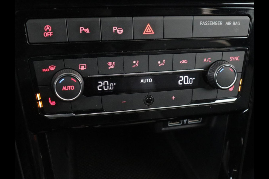 Volkswagen T-Cross 1.0 TSI R Line | Stoelverwarming | Keyless | Virtual Cockpit | Carplay | Trekhaak | Adaptive cruise | Park Assist | Full LED | Dodehoek detectie | Climate control