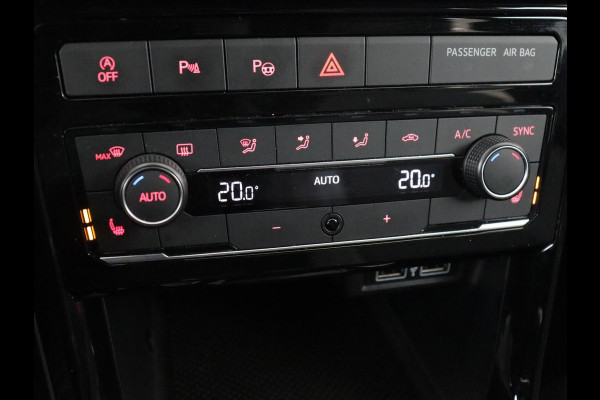 Volkswagen T-Cross 1.0 TSI R Line | Stoelverwarming | Keyless | Virtual Cockpit | Carplay | Trekhaak | Adaptive cruise | Park Assist | Full LED | Dodehoek detectie | Climate control