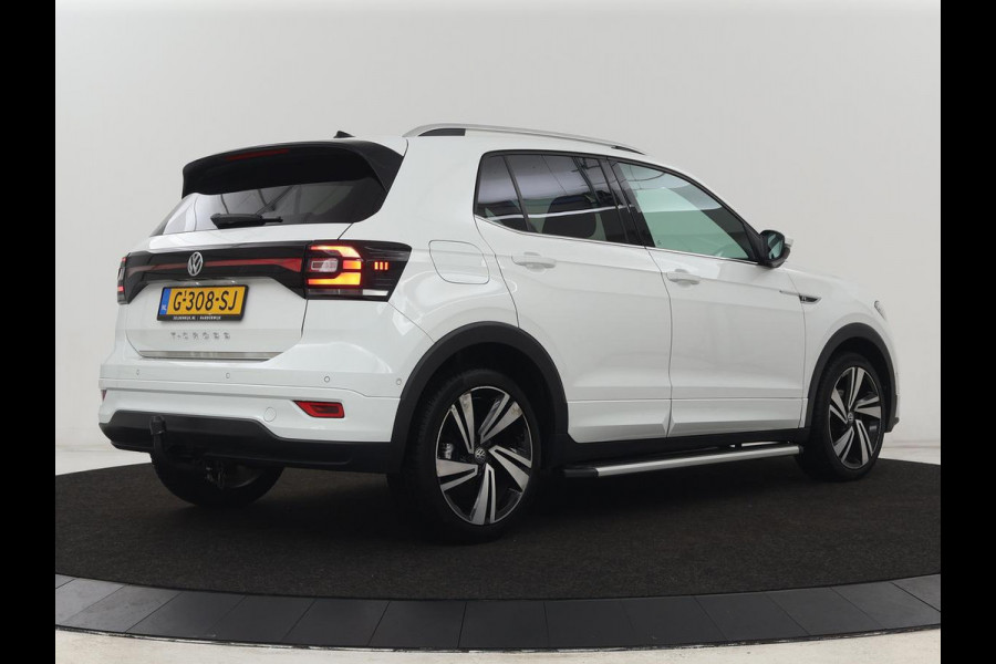 Volkswagen T-Cross 1.0 TSI R Line | Stoelverwarming | Keyless | Virtual Cockpit | Carplay | Trekhaak | Adaptive cruise | Park Assist | Full LED | Dodehoek detectie | Climate control