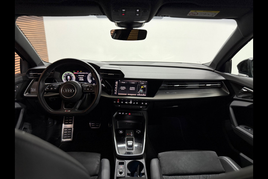 Audi A3 Sportback 45 TFSIe S-line Competition | RS-stoelen Alcantara | Navigatie | Virtual Cockpit | 18' inch