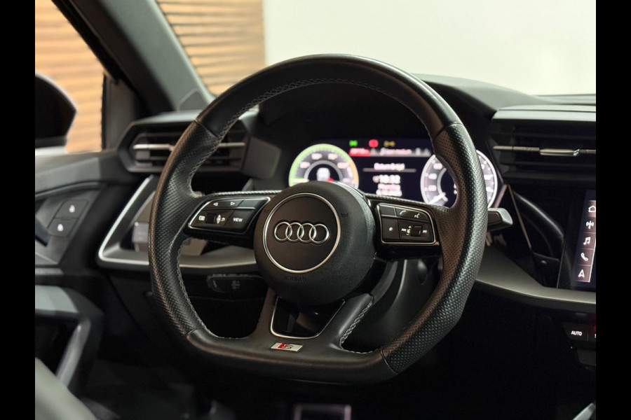 Audi A3 Sportback 45 TFSIe S-line Competition | RS-stoelen Alcantara | Navigatie | Virtual Cockpit | 18' inch
