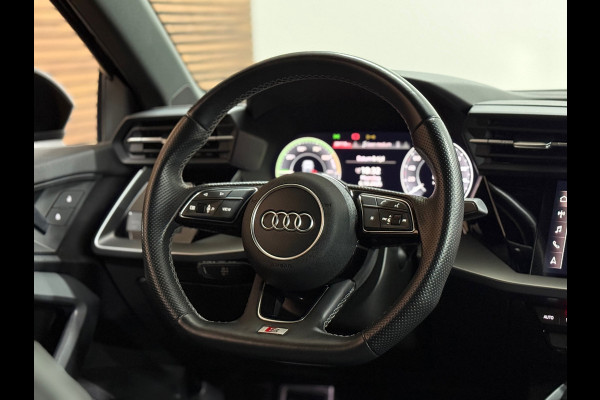 Audi A3 Sportback 45 TFSIe S-line Competition | RS-stoelen Alcantara | Navigatie | Virtual Cockpit | 18' inch