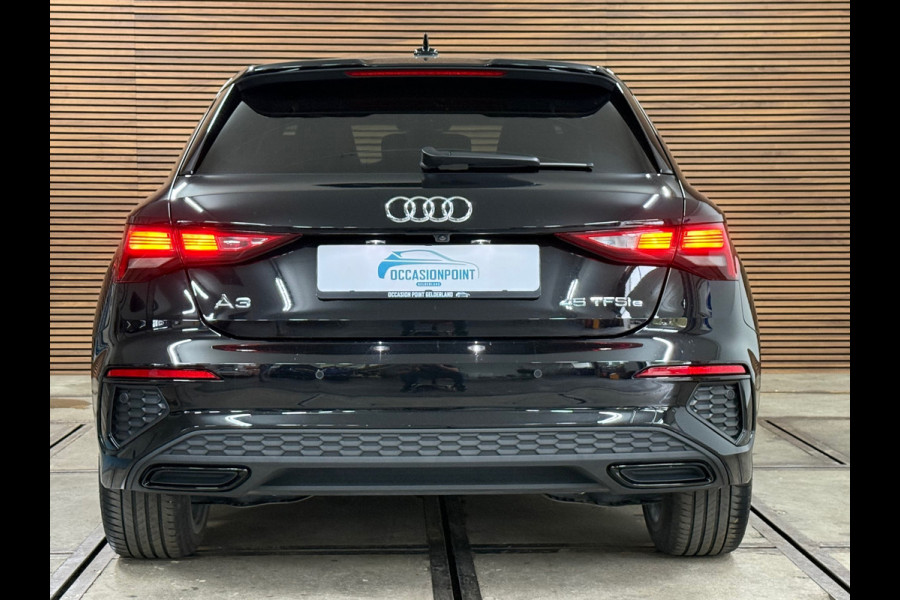Audi A3 Sportback 45 TFSIe S-line Competition | RS-stoelen Alcantara | Navigatie | Virtual Cockpit | 18' inch