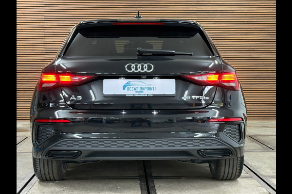 Audi A3 Sportback 45 TFSIe S-line Competition | RS-stoelen Alcantara | Navigatie | Virtual Cockpit | 18' inch
