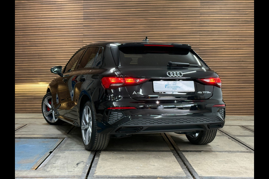 Audi A3 Sportback 45 TFSIe S-line Competition | RS-stoelen Alcantara | Navigatie | Virtual Cockpit | 18' inch