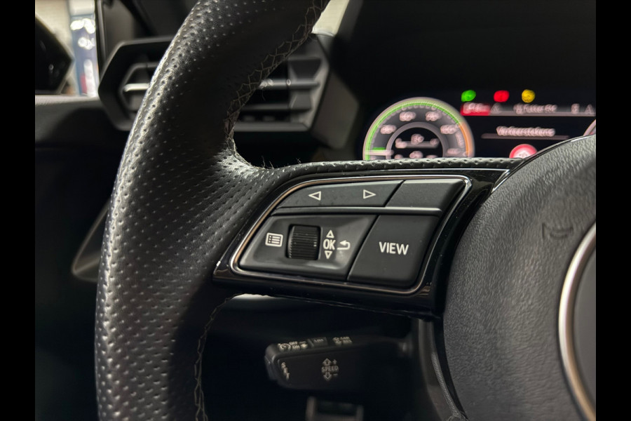 Audi A3 Sportback 45 TFSIe S-line Competition | RS-stoelen Alcantara | Navigatie | Virtual Cockpit | 18' inch