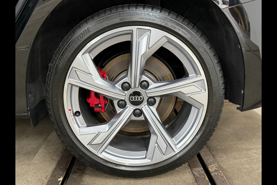 Audi A3 Sportback 45 TFSIe S-line Competition | RS-stoelen Alcantara | Navigatie | Virtual Cockpit | 18' inch