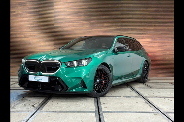 BMW M5 Touring | 757PK! | VOL! | Pano | M Driver Pack | Driving Assistant |Comfort-Parkeerassistent pakket Plus | Fabrieksgarantie
