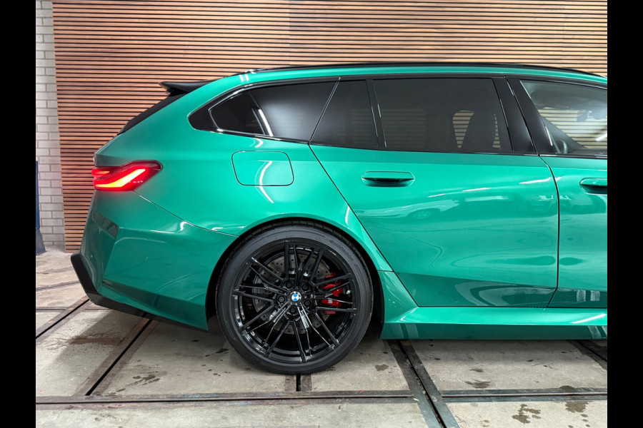 BMW M5 Touring | 757PK! | VOL! | Pano | M Driver Pack | Driving Assistant |Comfort-Parkeerassistent pakket Plus | Fabrieksgarantie