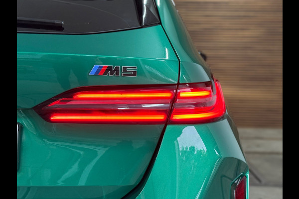 BMW M5 Touring | 757PK! | VOL! | Pano | M Driver Pack | Driving Assistant |Comfort-Parkeerassistent pakket Plus | Fabrieksgarantie