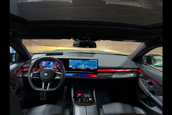 BMW M5 Touring | 757PK! | VOL! | Pano | M Driver Pack | Driving Assistant |Comfort-Parkeerassistent pakket Plus | Fabrieksgarantie