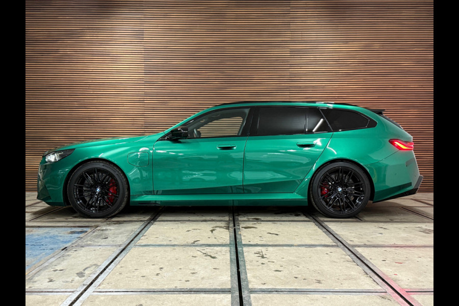 BMW M5 Touring | 757PK! | VOL! | Pano | M Driver Pack | Driving Assistant |Comfort-Parkeerassistent pakket Plus | Fabrieksgarantie