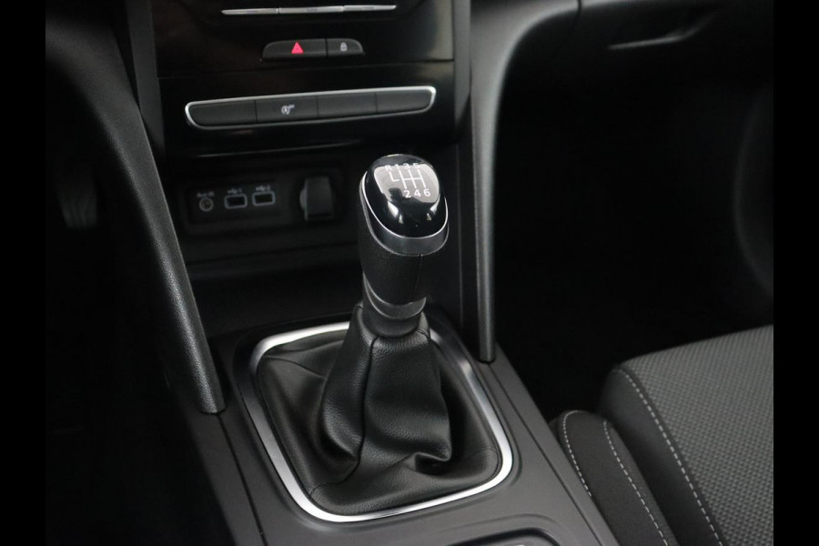 Renault Mégane 1.3 TCe140 Equilibre | Navigatie | Carplay | Keyless | Full LED | Digital Cockpit | Climate control | Parkeerhulp | Cruise control