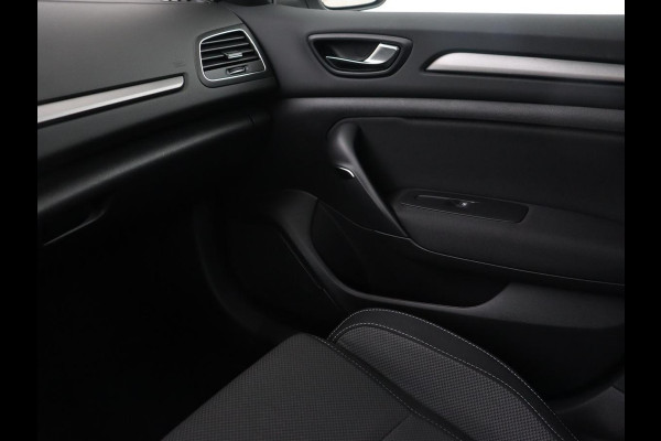 Renault Mégane 1.3 TCe140 Equilibre | Navigatie | Carplay | Keyless | Full LED | Digital Cockpit | Climate control | Parkeerhulp | Cruise control