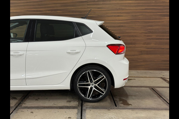 Seat Ibiza 1.0 EcoTSI FR Automaat | Facelift | Alcantara | Virtual Cockpit | Stoelverwarming | Cruise Control | 18' inch |