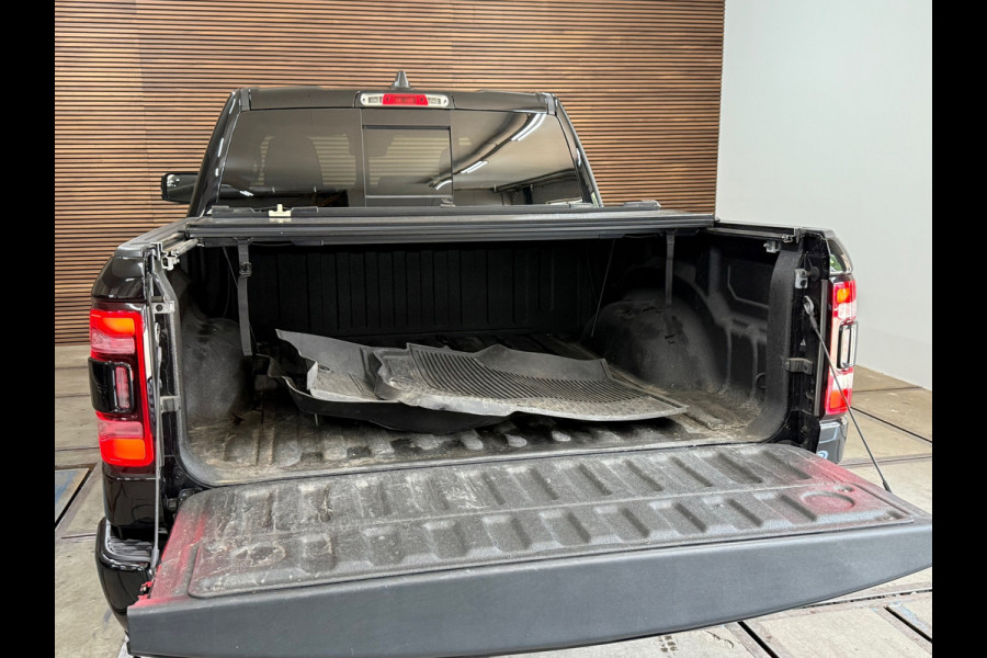 Dodge Ram 1500 5.7 V8 4x4 Crew Cab Sport | Full BLACK | Camera | ALPINE | Soft Cover | Apple Carplay | Cruise |