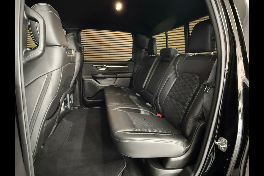 Dodge Ram 1500 5.7 V8 4x4 Crew Cab Sport | Full BLACK | Camera | ALPINE | Soft Cover | Apple Carplay | Cruise |