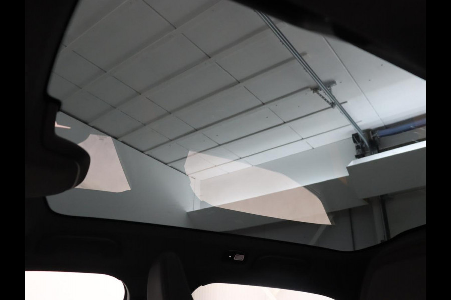 Polestar 2 Long Range Dual Motor Launch Edition 78kWh | Panoramadak | Trekhaak | 360 Camera | Achterbankverwarming | Adaptive cruise | Carplay | Camera | Stoelverwarming | Keyless