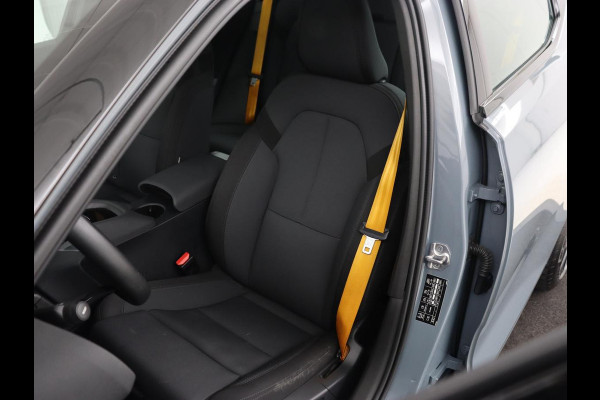 Polestar 2 Long Range Dual Motor Launch Edition 78kWh | Panoramadak | Trekhaak | 360 Camera | Achterbankverwarming | Adaptive cruise | Carplay | Camera | Stoelverwarming | Keyless