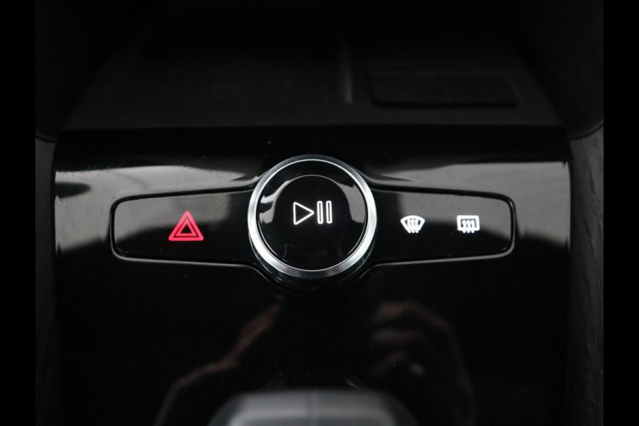 Polestar 2 Long Range Dual Motor Launch Edition 78kWh | Panoramadak | Trekhaak | 360 Camera | Achterbankverwarming | Adaptive cruise | Carplay | Camera | Stoelverwarming | Keyless