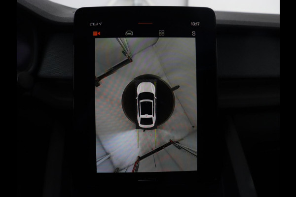 Polestar 2 Long Range Dual Motor Launch Edition 78kWh | Panoramadak | Trekhaak | 360 Camera | Achterbankverwarming | Adaptive cruise | Carplay | Camera | Stoelverwarming | Keyless