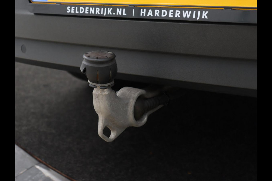 Polestar 2 Long Range Dual Motor Launch Edition 78kWh | Panoramadak | Trekhaak | 360 Camera | Achterbankverwarming | Adaptive cruise | Carplay | Camera | Stoelverwarming | Keyless