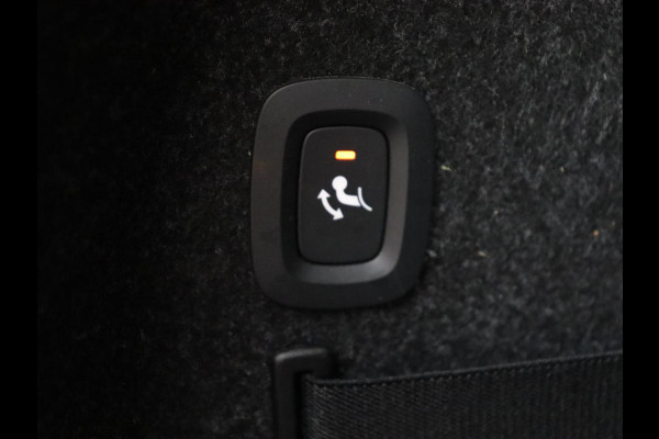 Polestar 2 Long Range Dual Motor Launch Edition 78kWh | Panoramadak | Trekhaak | 360 Camera | Achterbankverwarming | Adaptive cruise | Carplay | Camera | Stoelverwarming | Keyless