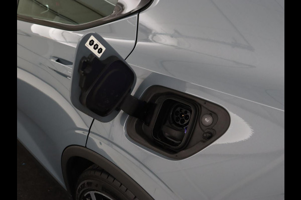 Polestar 2 Long Range Dual Motor Launch Edition 78kWh | Panoramadak | Trekhaak | 360 Camera | Achterbankverwarming | Adaptive cruise | Carplay | Camera | Stoelverwarming | Keyless