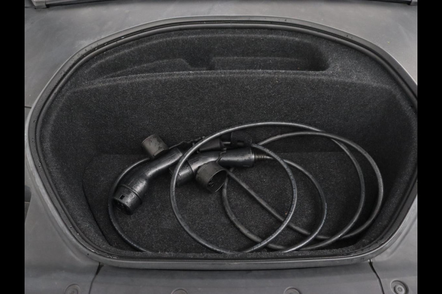 Polestar 2 Long Range Dual Motor Launch Edition 78kWh | Panoramadak | Trekhaak | 360 Camera | Achterbankverwarming | Adaptive cruise | Carplay | Camera | Stoelverwarming | Keyless