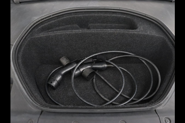 Polestar 2 Long Range Dual Motor Launch Edition 78kWh | Panoramadak | Trekhaak | 360 Camera | Achterbankverwarming | Adaptive cruise | Carplay | Camera | Stoelverwarming | Keyless