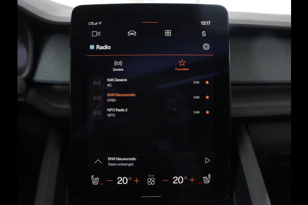 Polestar 2 Long Range Dual Motor Launch Edition 78kWh | Panoramadak | Trekhaak | 360 Camera | Achterbankverwarming | Adaptive cruise | Carplay | Camera | Stoelverwarming | Keyless