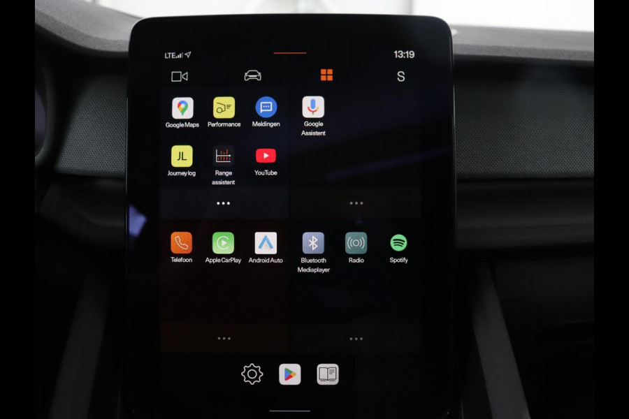 Polestar 2 Long Range Dual Motor Launch Edition 78kWh | Panoramadak | Trekhaak | 360 Camera | Achterbankverwarming | Adaptive cruise | Carplay | Camera | Stoelverwarming | Keyless