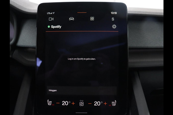 Polestar 2 Long Range Dual Motor Launch Edition 78kWh | Panoramadak | Trekhaak | 360 Camera | Achterbankverwarming | Adaptive cruise | Carplay | Camera | Stoelverwarming | Keyless