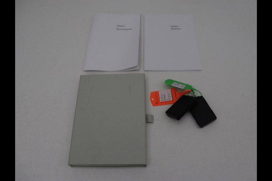 Polestar 2 Long Range Dual Motor Launch Edition 78kWh | Panoramadak | Trekhaak | 360 Camera | Achterbankverwarming | Adaptive cruise | Carplay | Camera | Stoelverwarming | Keyless