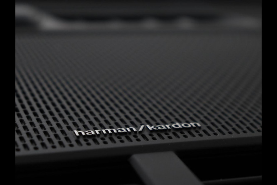 Polestar 2 Long Range Dual Motor Launch Edition 78kWh | Panoramadak | Trekhaak | 360 Camera | Achterbankverwarming | Adaptive cruise | Carplay | Camera | Stoelverwarming | Keyless