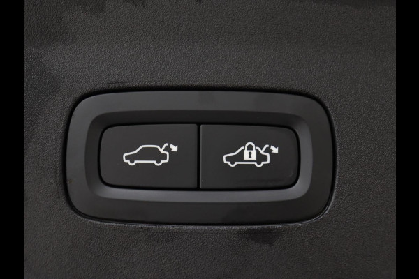 Polestar 2 Long Range Dual Motor Launch Edition 78kWh | Panoramadak | Trekhaak | 360 Camera | Achterbankverwarming | Adaptive cruise | Carplay | Camera | Stoelverwarming | Keyless