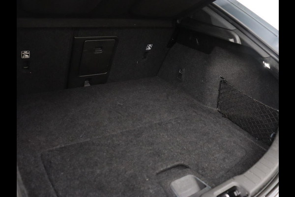 Polestar 2 Long Range Dual Motor Launch Edition 78kWh | Panoramadak | Trekhaak | 360 Camera | Achterbankverwarming | Adaptive cruise | Carplay | Camera | Stoelverwarming | Keyless