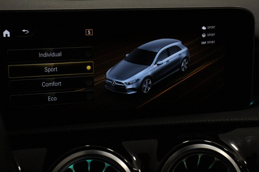 Mercedes-Benz A-Klasse 200 Automaat Progressive Premium Pack | Navigatie | Climate Control | Camera | Sfeerlichting | Parkeer sensoren | Stoelverwarming | Led | Cruise Control