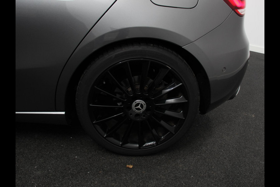 Mercedes-Benz A-Klasse 200 Automaat Progressive Premium Pack | Navigatie | Climate Control | Camera | Sfeerlichting | Parkeer sensoren | Stoelverwarming | Led | Cruise Control