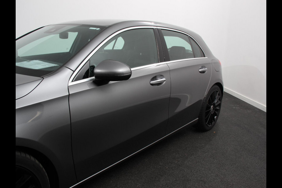 Mercedes-Benz A-Klasse 200 Automaat Progressive Premium Pack | Navigatie | Climate Control | Camera | Sfeerlichting | Parkeer sensoren | Stoelverwarming | Led | Cruise Control
