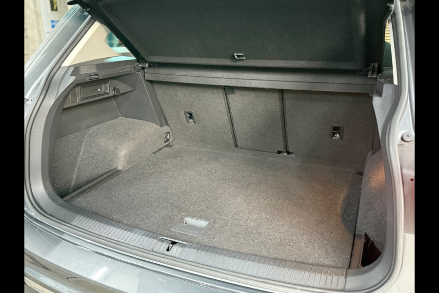 Volkswagen Tiguan 1.5 TSI ACT Highline | Pano | 360° Camera | Adaptive Cruise | HUD | Alcantara | 18' inch