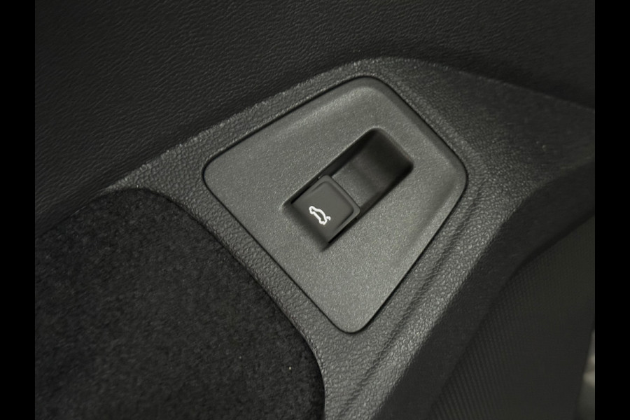 Volkswagen Tiguan 1.5 TSI ACT Highline | Pano | 360° Camera | Adaptive Cruise | HUD | Alcantara | 18' inch