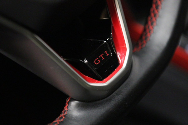 Volkswagen Polo 2.0 TSI GTI VIRTUAL/PANO/CARPLAY/IQ-LIGHT/SFEERVER/VOL