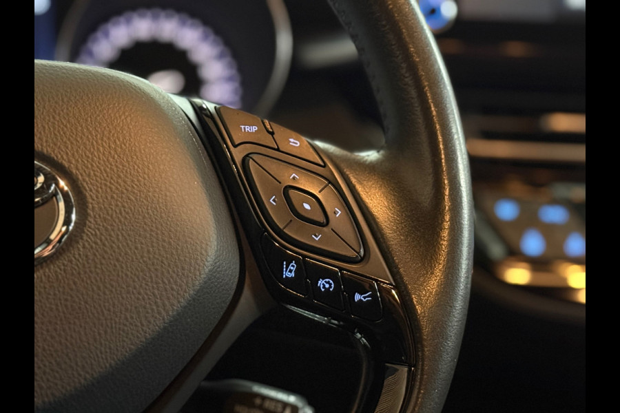 Toyota C-HR 1.8 Hybrid Business Plus | 18' inch | Camera | Carplay | LED | DAB | Adaptive Cruise Control